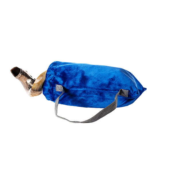 A shofar bag, a cover for the shofar